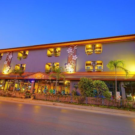 The Corner Hotel (Adults Only) Chiang Rai Extérieur photo
