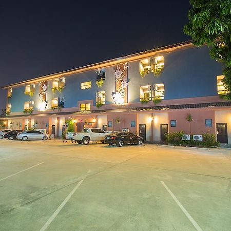 The Corner Hotel (Adults Only) Chiang Rai Extérieur photo