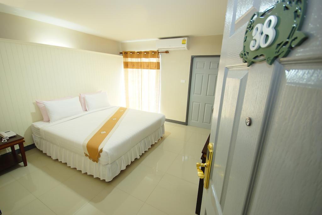 The Corner Hotel (Adults Only) Chiang Rai Extérieur photo
